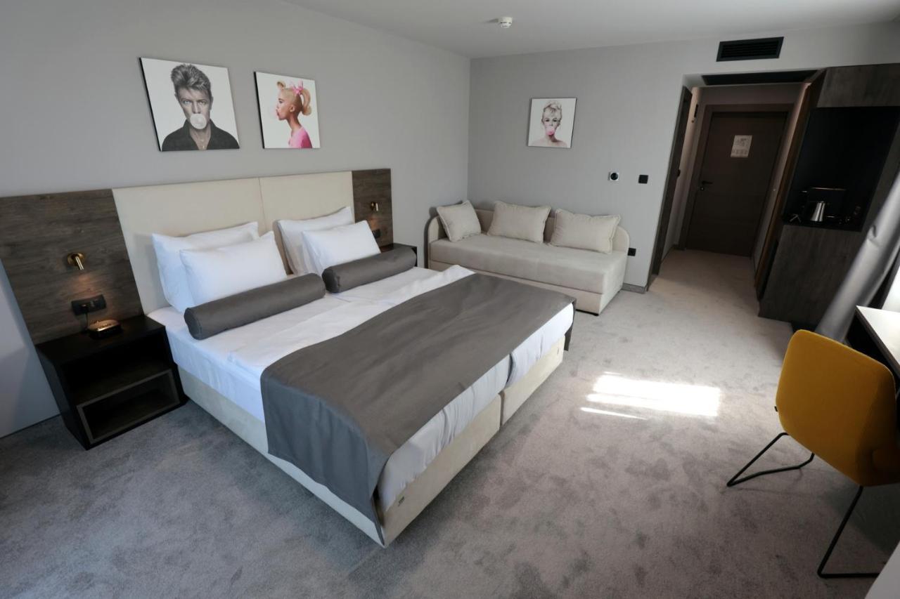 Hotel Milenij Макарска Экстерьер фото