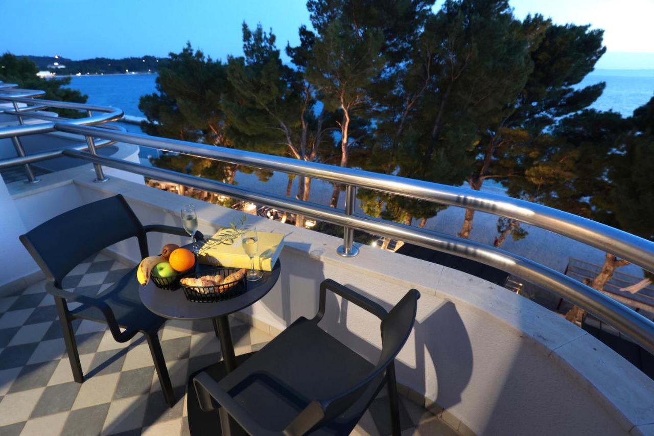 Hotel Milenij Макарска Экстерьер фото