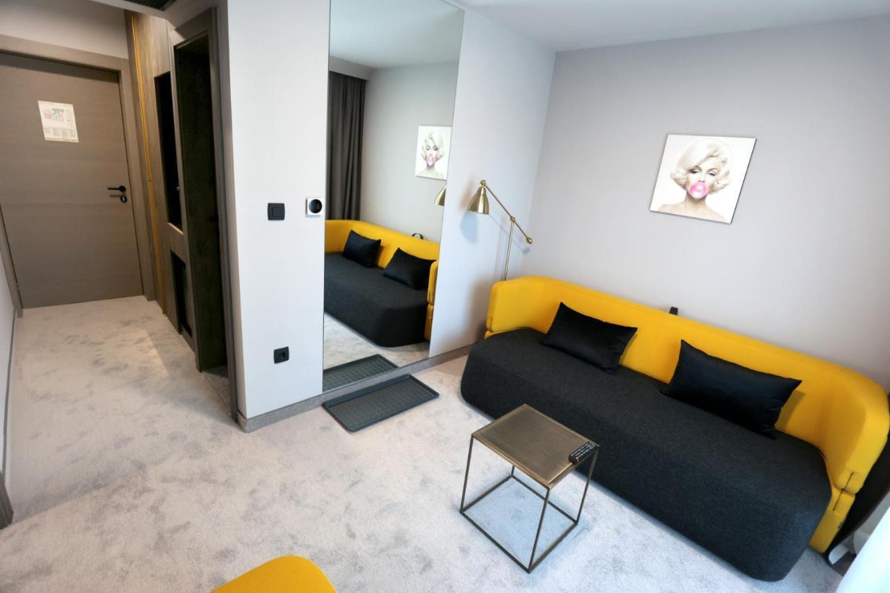 Hotel Milenij Макарска Экстерьер фото