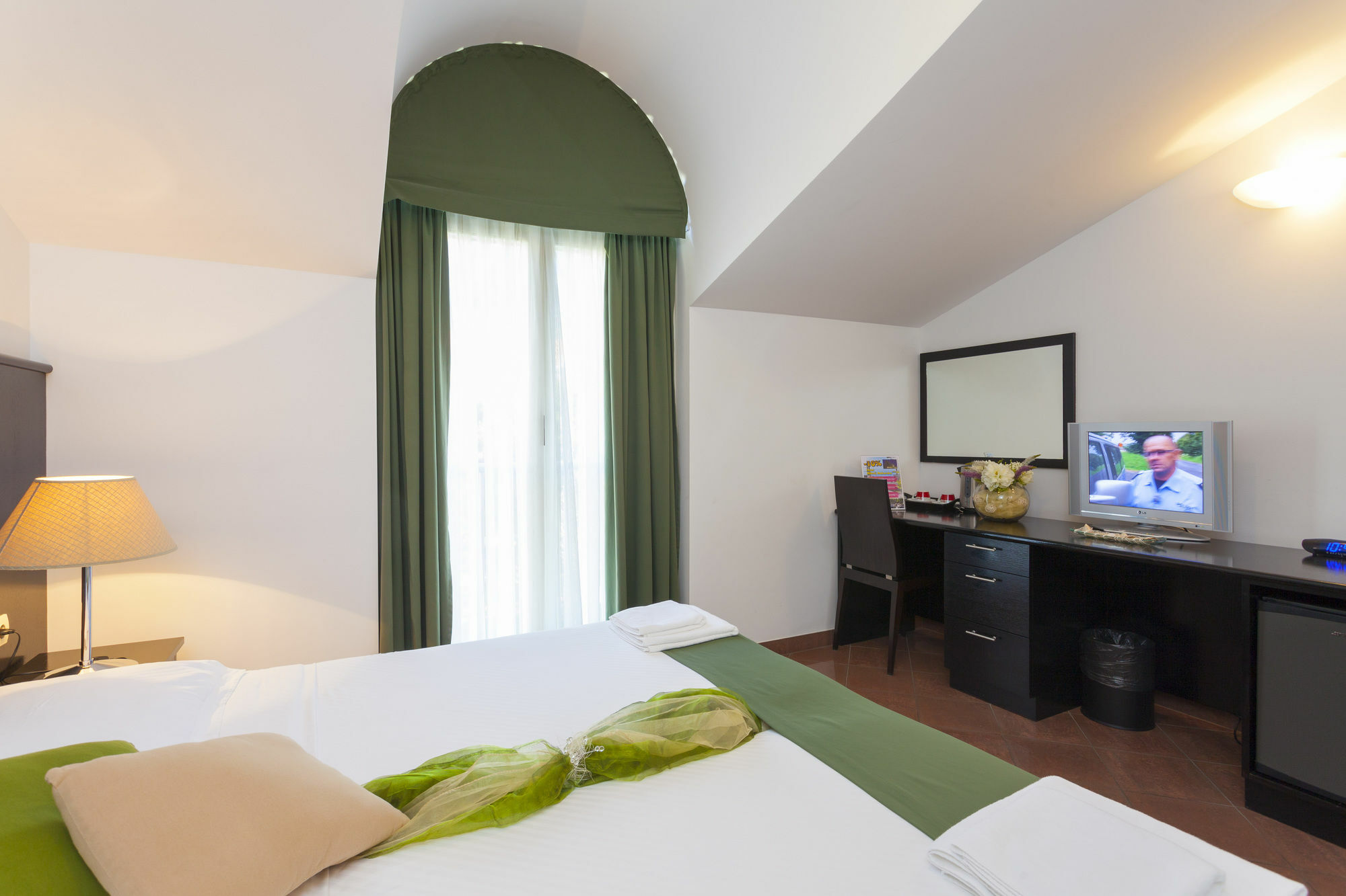 Hotel Milenij Макарска Экстерьер фото