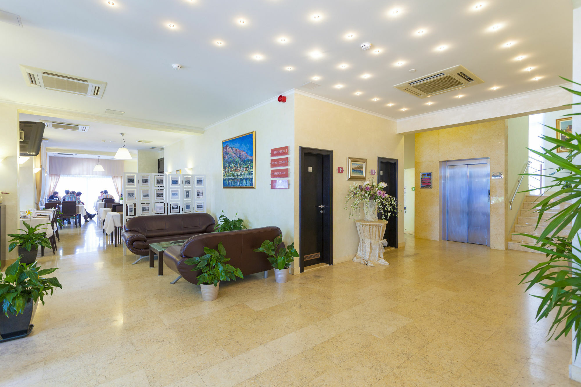 Hotel Milenij Макарска Экстерьер фото